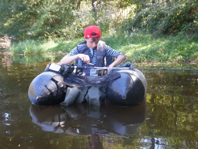 Bien choisir son float-tube : guide complet pour la pêche des carnassiers
